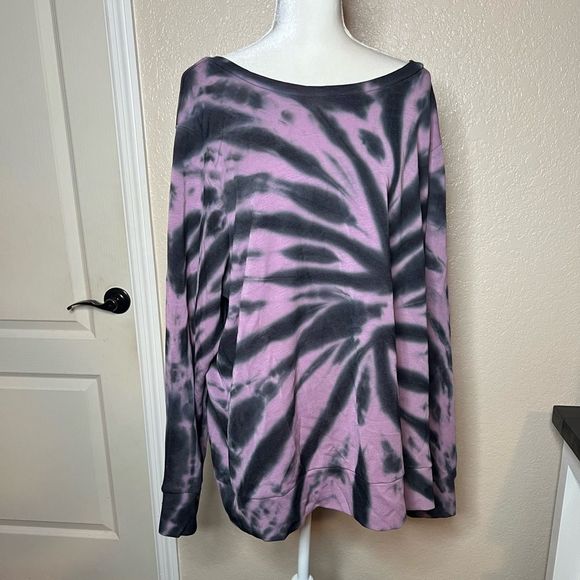 torrid Tops - Torrid tie-dye sweatshirt soft material - size 4